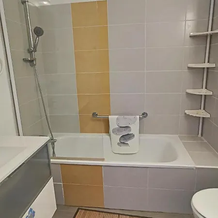 Ideale Avec Piscine Chauffee A 1500m Des Plages, 3 Et Parking, - Fr-1-732-31 * Argeles-sur-Mer