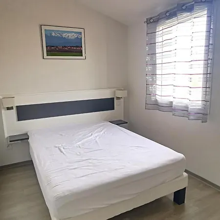 Ideale Avec Piscine Chauffee A 1500m Des Plages, 3 Et Parking, - Fr-1-732-31 Feriehus *