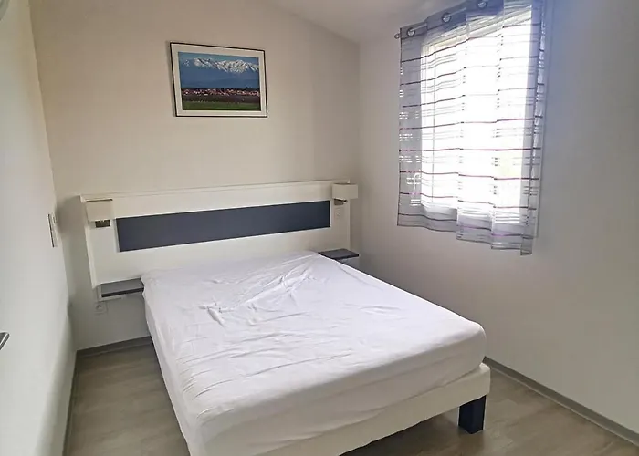 Ideale Avec Piscine Chauffee A 1500m Des Plages, 3 Et Parking, - Fr-1-732-31 Holiday home *