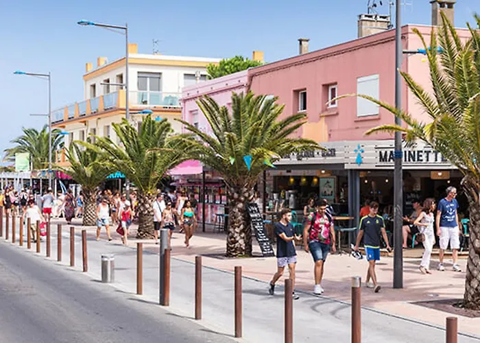 Ideale Avec Piscine Chauffee A 1500m Des Plages, 3 Et Parking, - Fr-1-732-31 *
